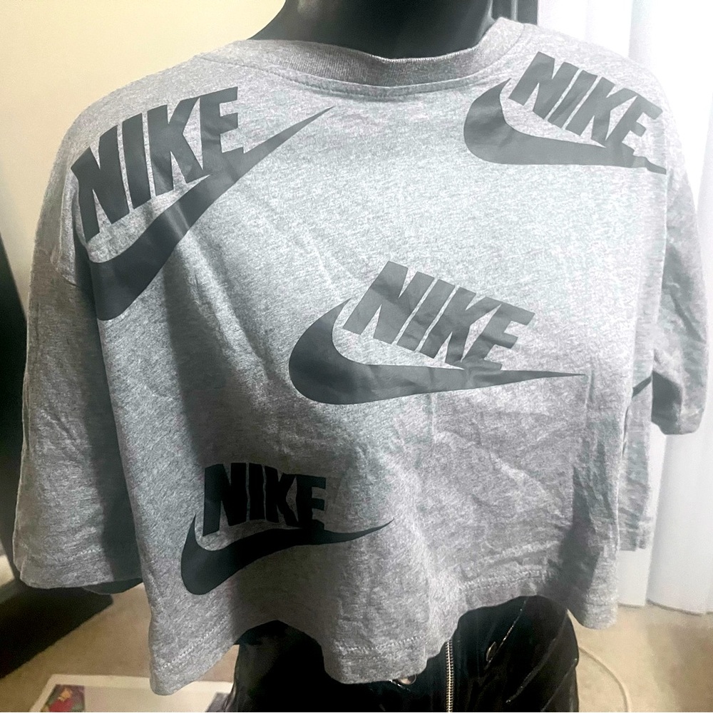 Nike Crop Top